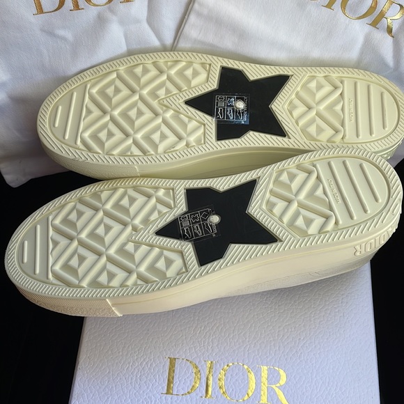 WOMENS CHRISTIAN DIOR DESIGNER CANVAS SNEAKERS - 9.5 - BRAND NEW IN BOX ! - Picture 5 of 10